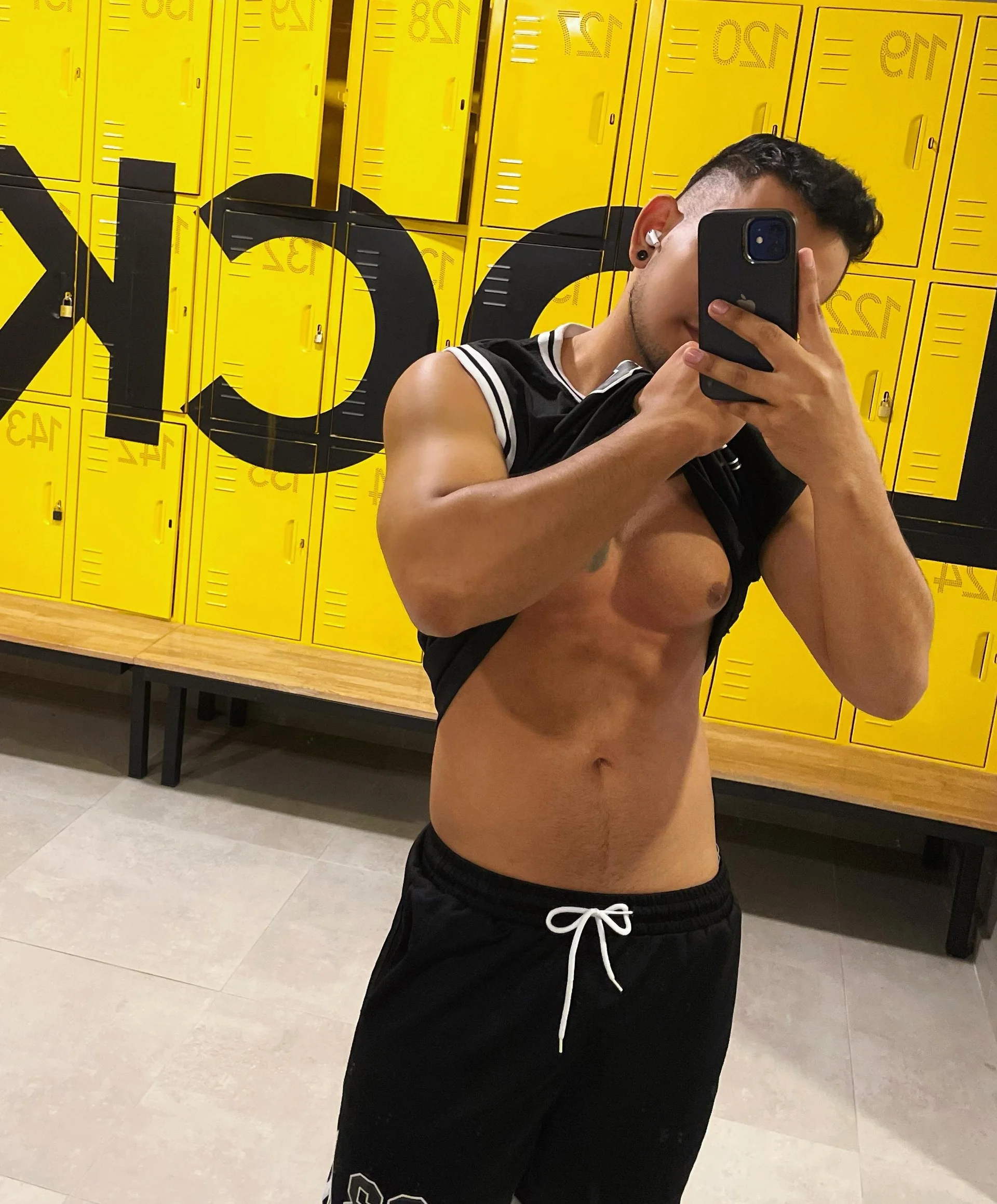 XXX Porn Photo of Nude Stud_samu 28