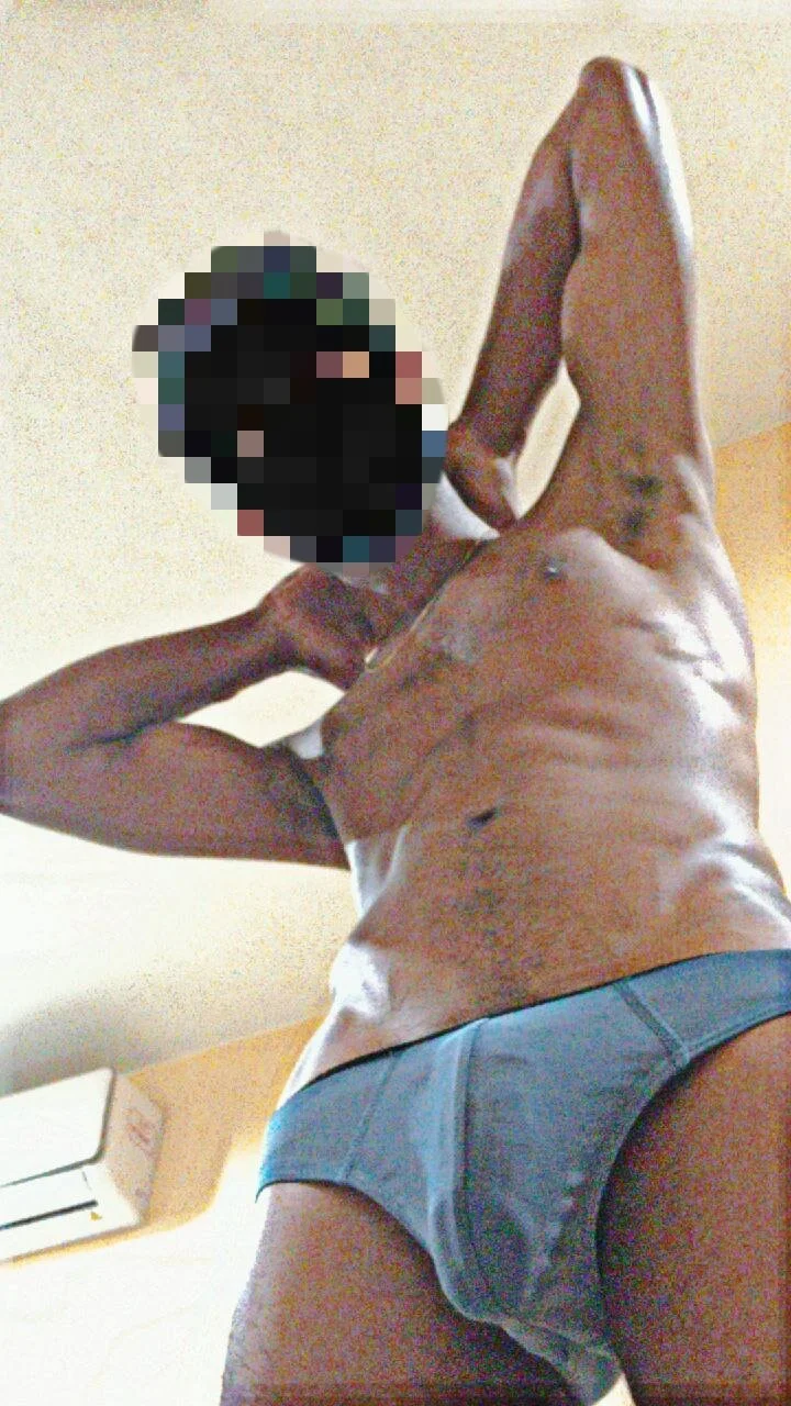 XXX Porn Photo of Nude UR_skinny_boy 3