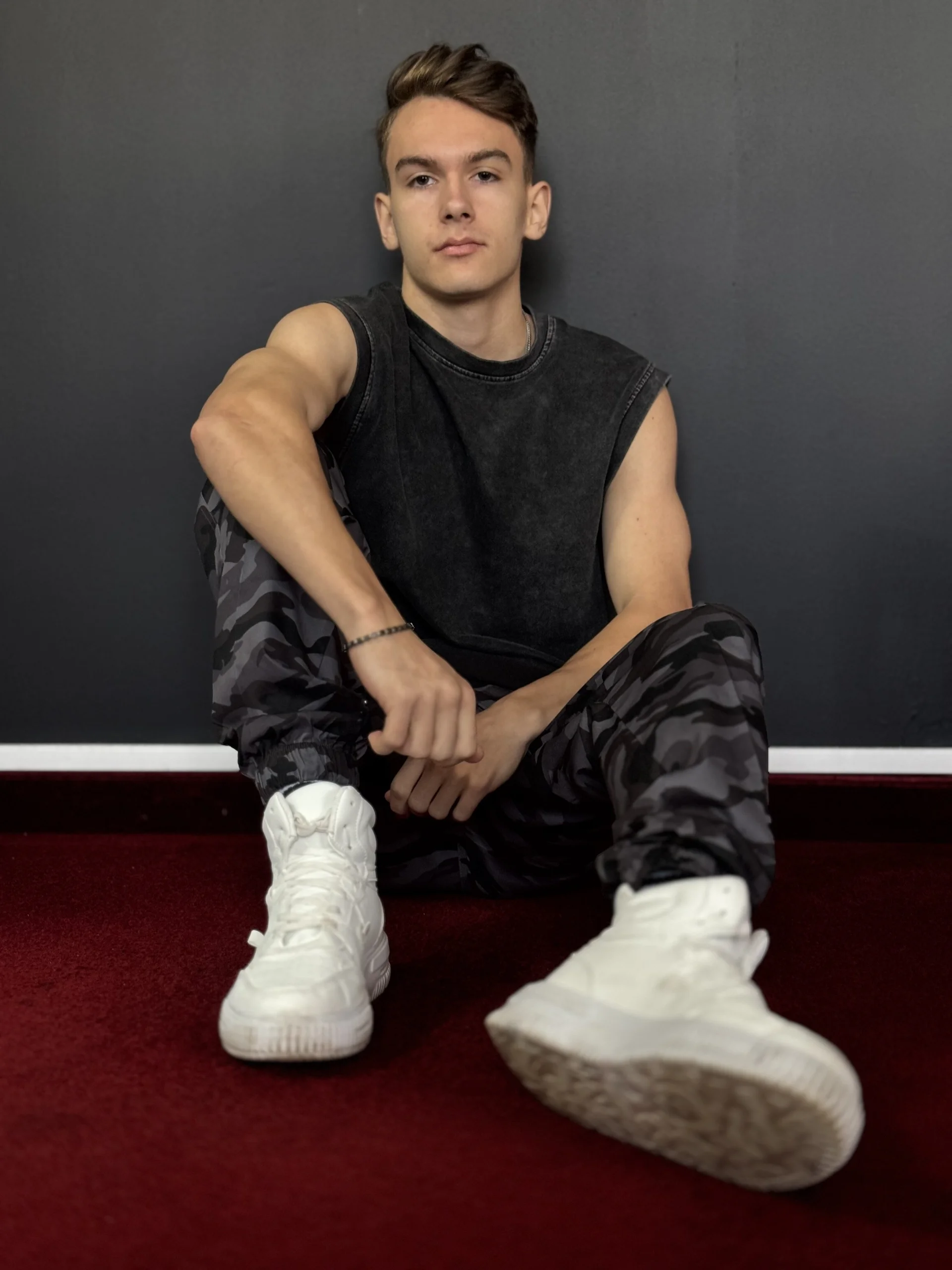 XXX Porn Photo of Nude BradyFlint 7