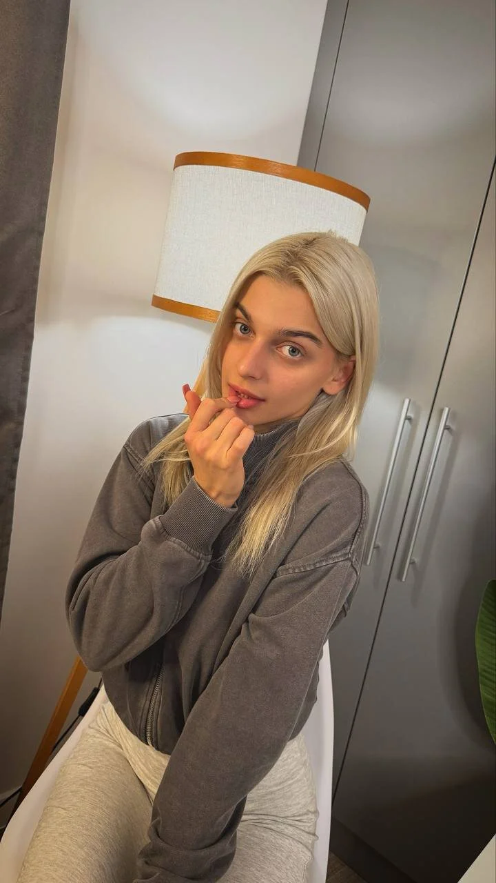 XXX Porn Photo of Nude AdameShoyer 6