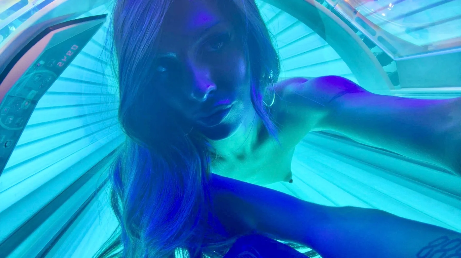 XXX Porn Photo of Nude HoneyVelourTS 2