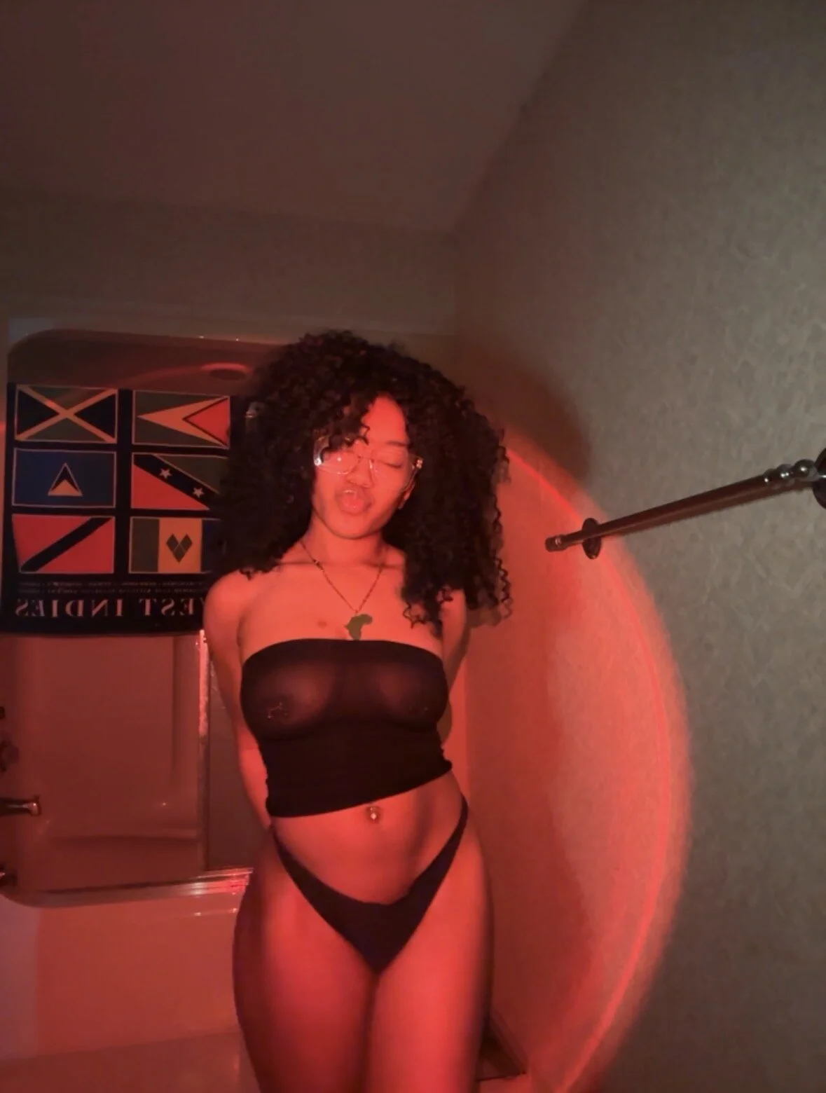 XXX Porn Photo of Nude lifeoftt_19xx 45