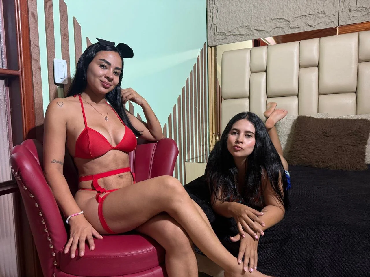 XXX Porn Photo of Nude KatalinaANDkarina 17
