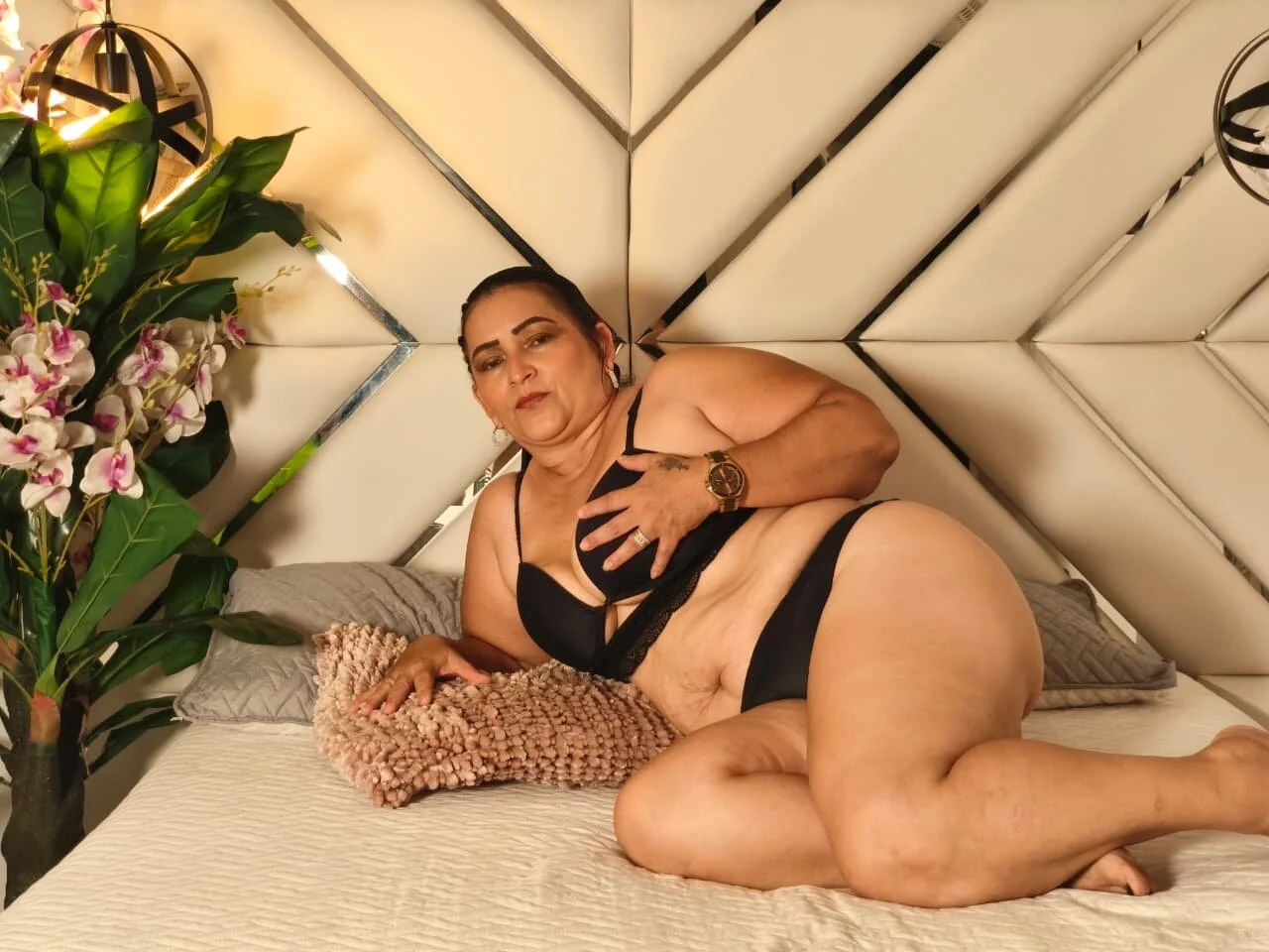 XXX Porn Photo of Nude Millf_scarlett 10