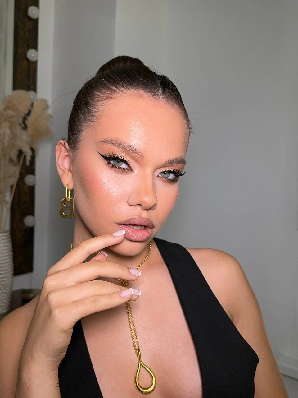 XXX Porn Photo of Nude EvaHard 3