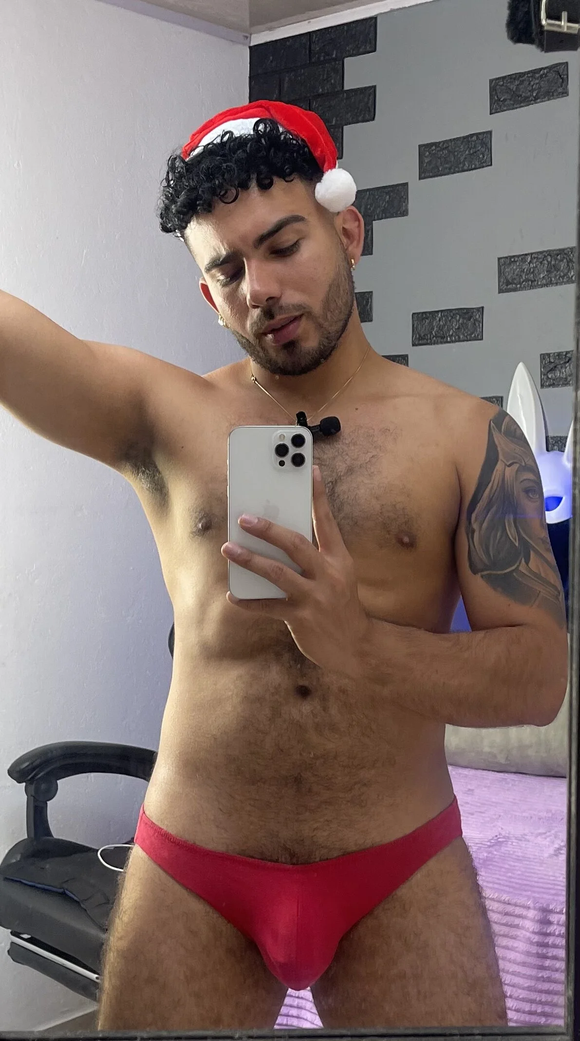 XXX Porn Photo of Nude adamhairy 106