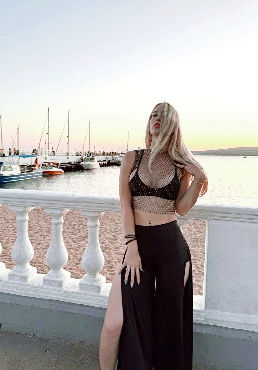 XXX Porn Photo of Nude Evva_Ross 25