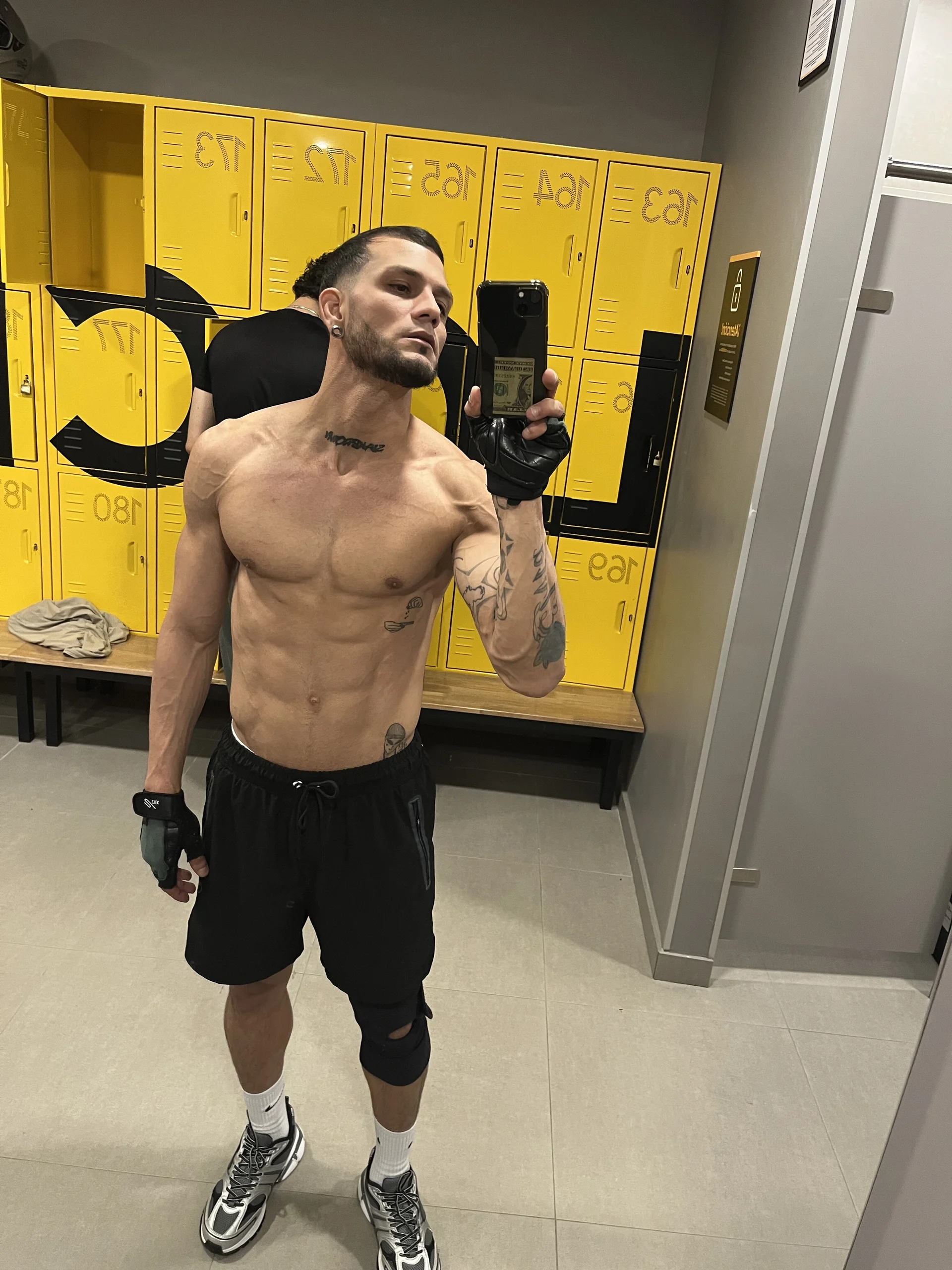 XXX Porn Photo of Nude morenosiam 22