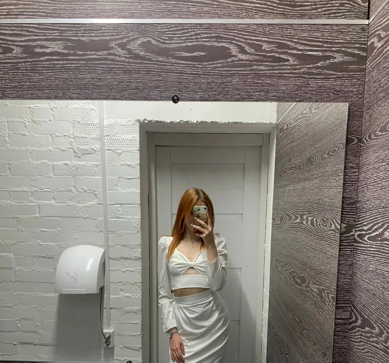 XXX Porn Photo of Nude beep_beep_bitch 2