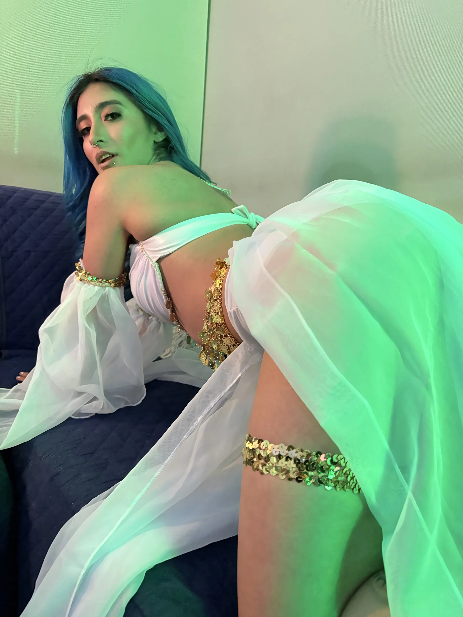 XXX Porn Photo of Nude LunaisBack 5