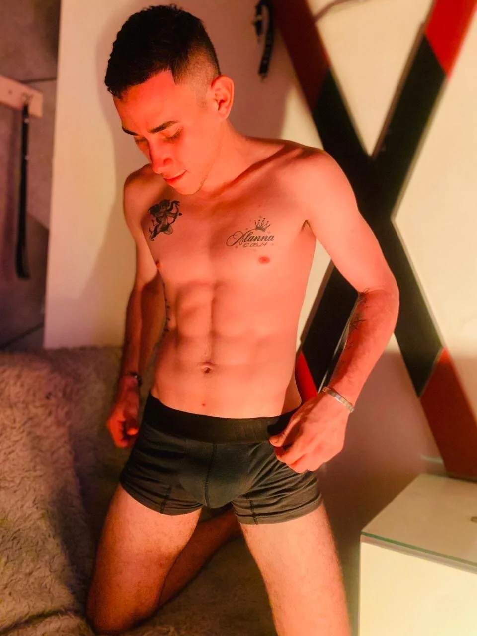 XXX Porn Photo of Nude Adammendoza34 14