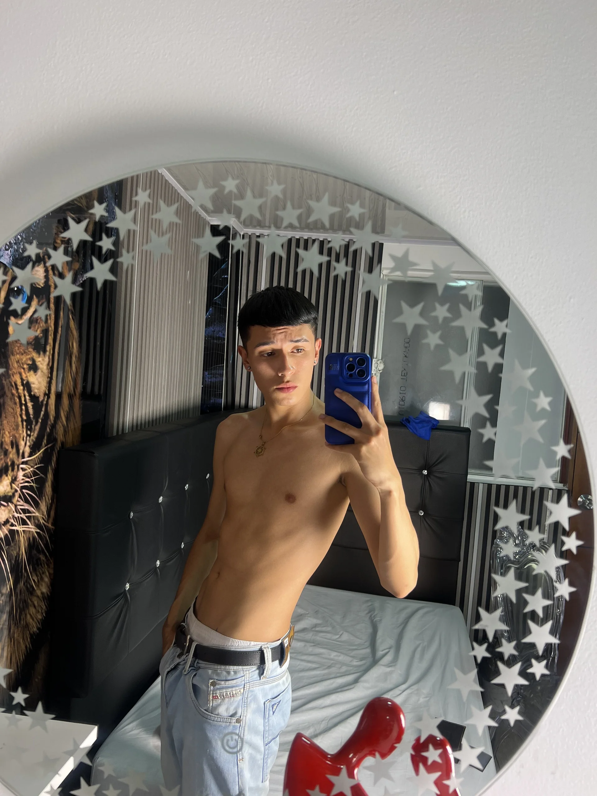 XXX Porn Photo of Nude Isaac_tan 2