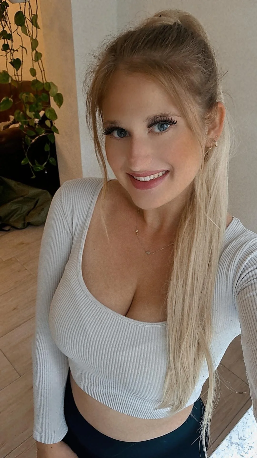 XXX Porn Photo of Nude Ellieblessom 4