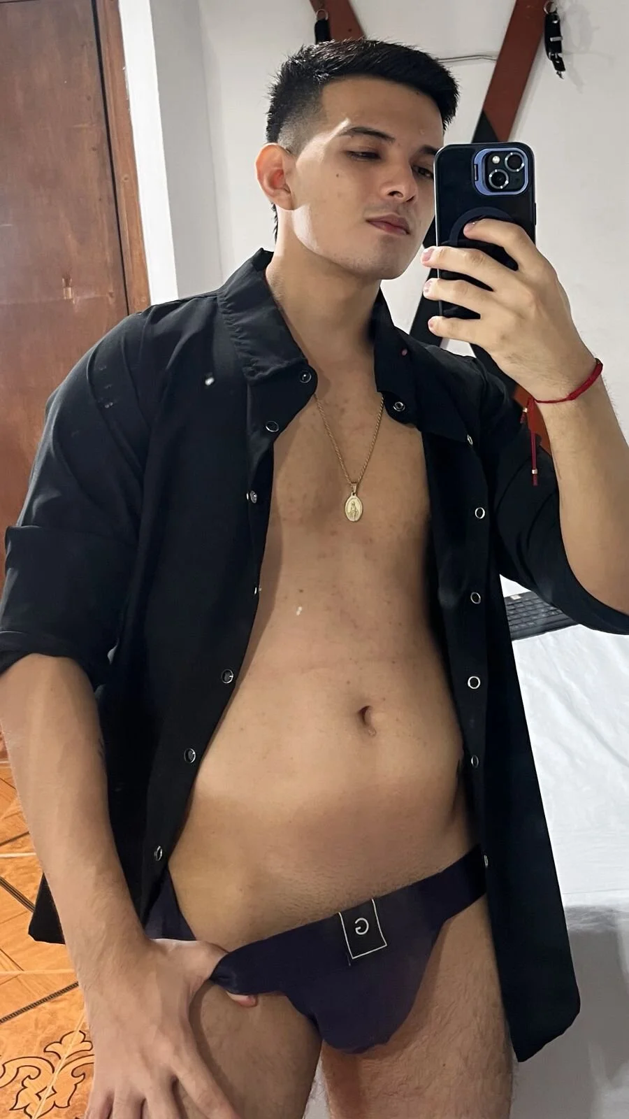 XXX Porn Photo of Nude GoldenBoyM 20