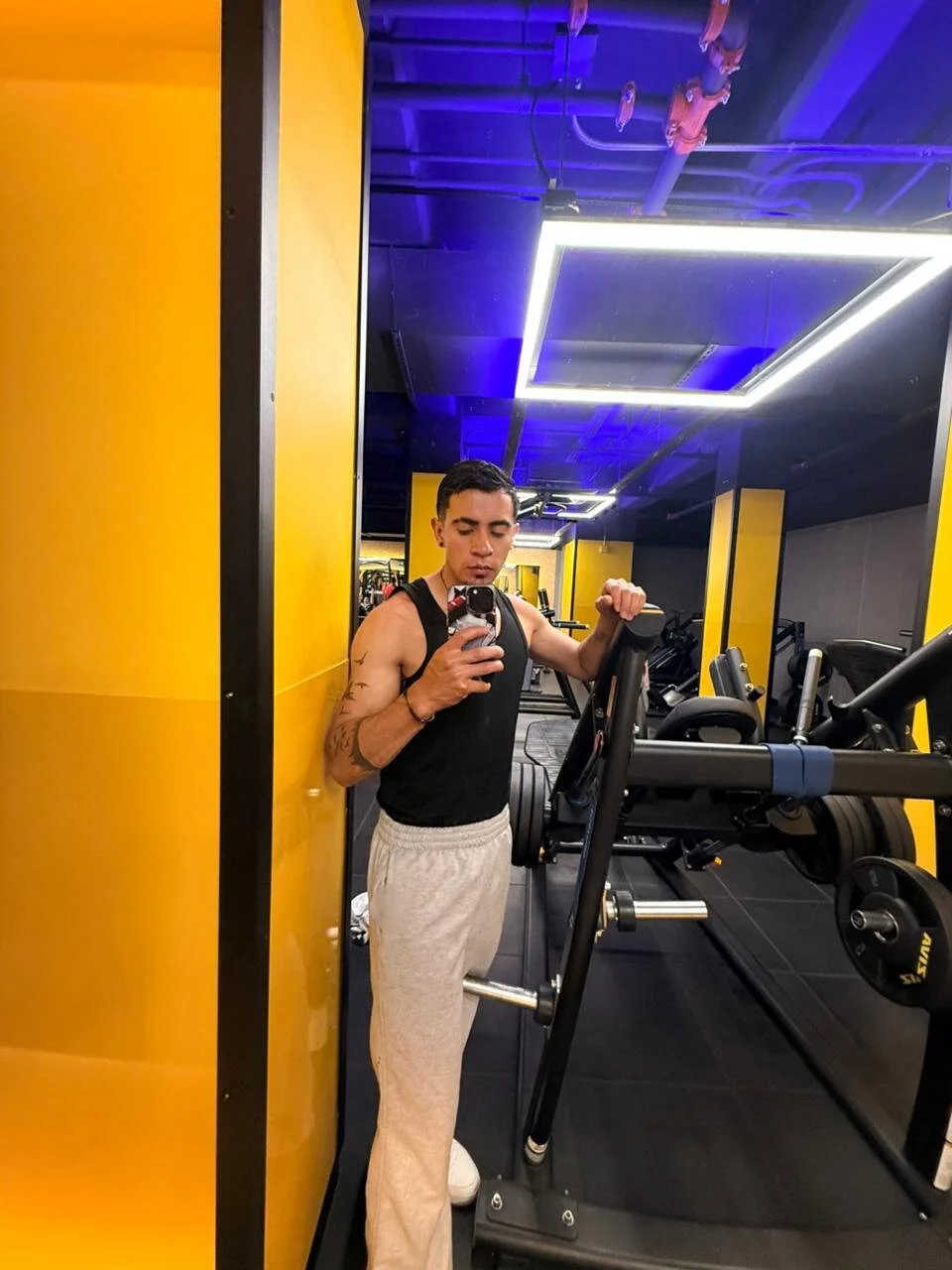 XXX Porn Photo of Nude Andy_naughty1 12
