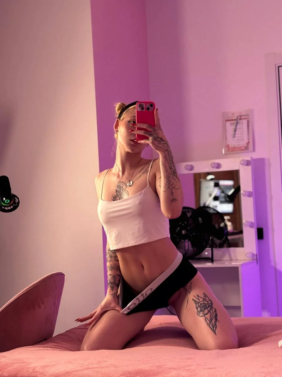 XXX Porn Photo of Nude hothome_Lexi 8