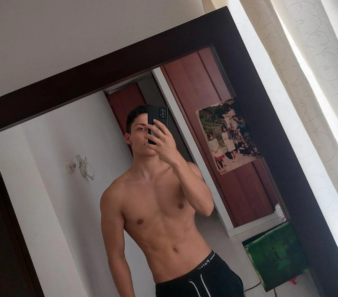 XXX Porn Photo of Nude Zayn_clausen 3