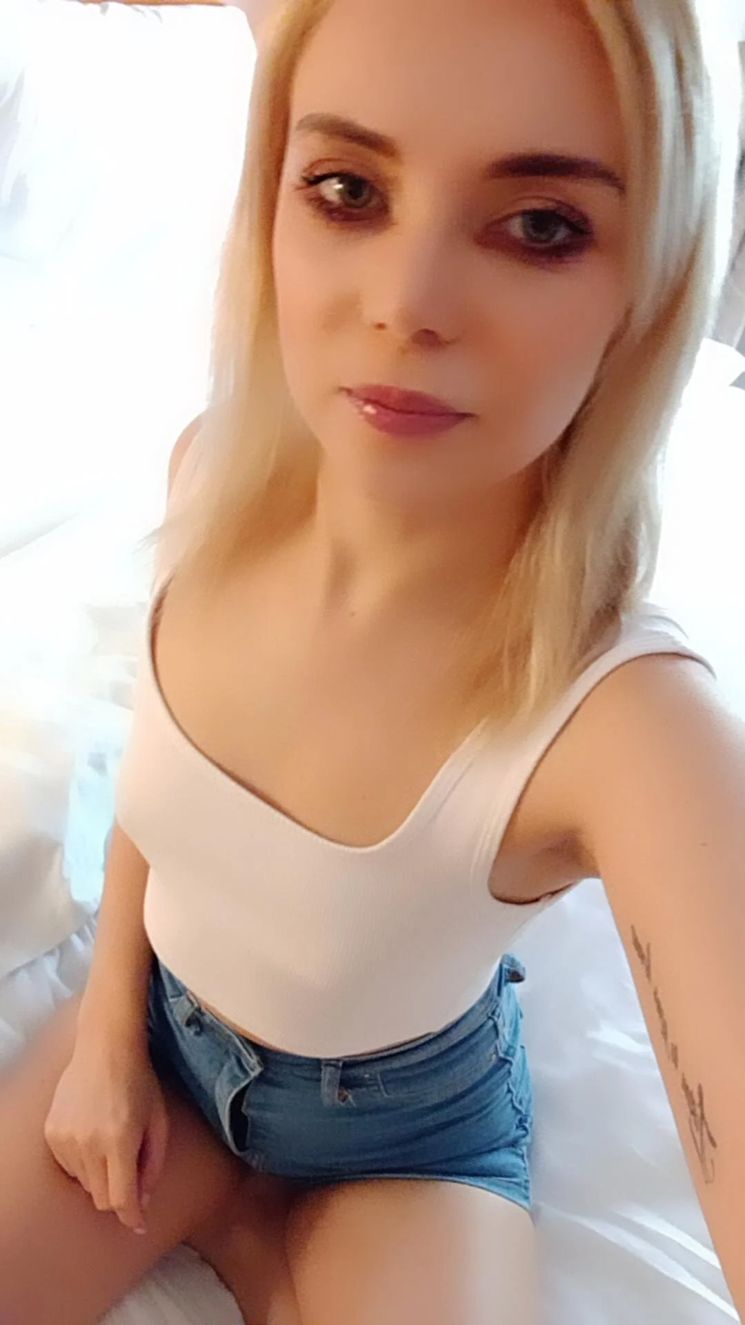 XXX Porn Photo of Nude lovebellagrey 2