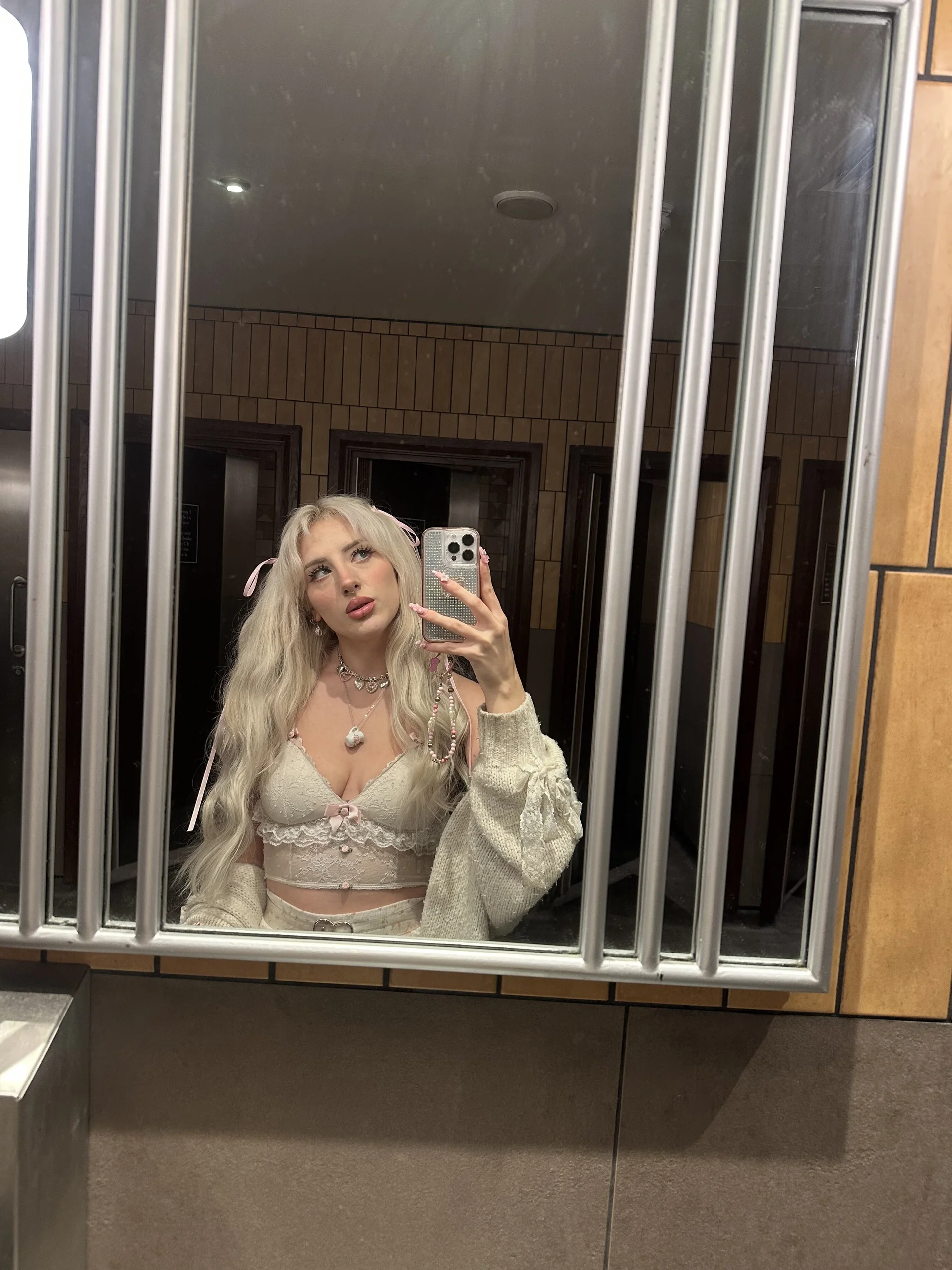 XXX Porn Photo of Nude SunflowerDoll 3