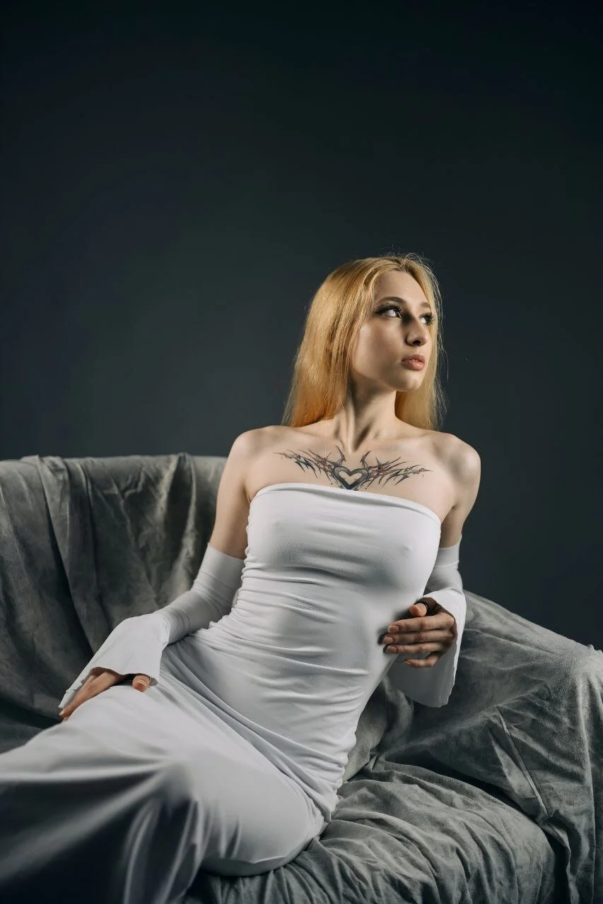 XXX Porn Photo of Nude Emma_Willson 16