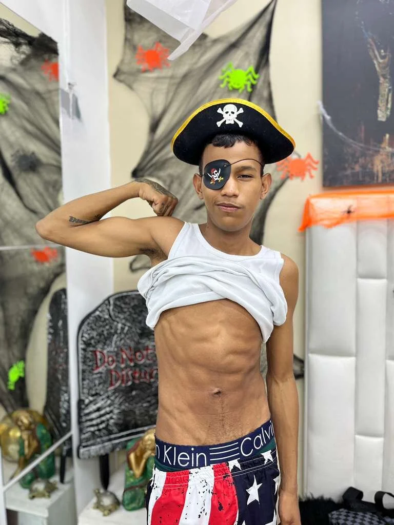 XXX Porn Photo of Nude Rory_castro 25