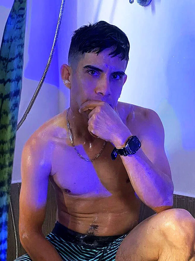 XXX Porn Photo of Nude Adrian_fire 32