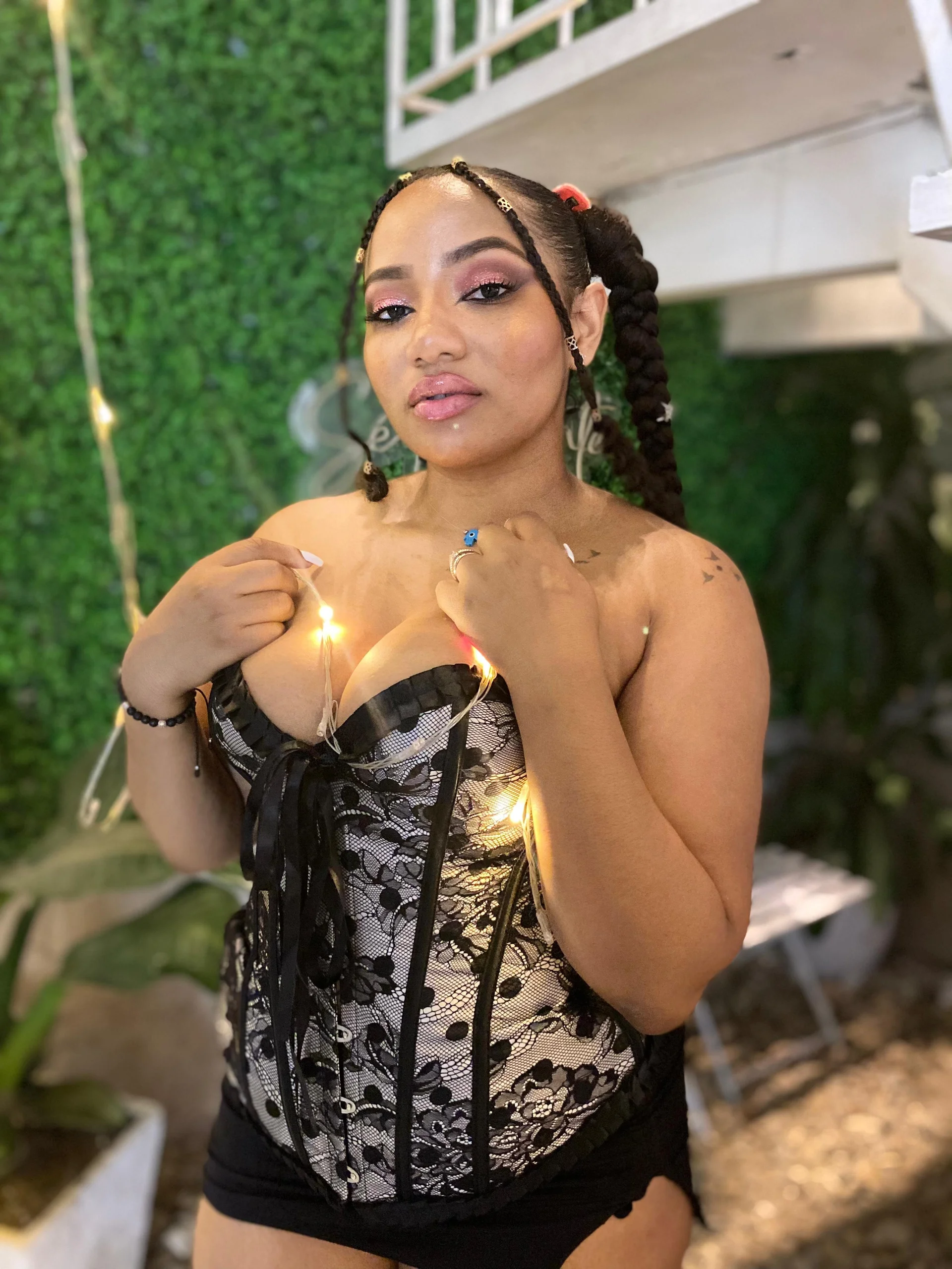 XXX Porn Photo of Nude Lawrenhils 33