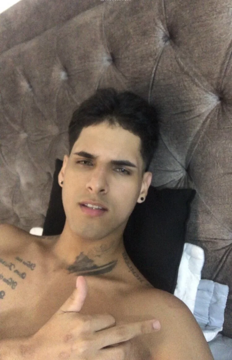 XXX Porn Photo of Nude M_Henao 10