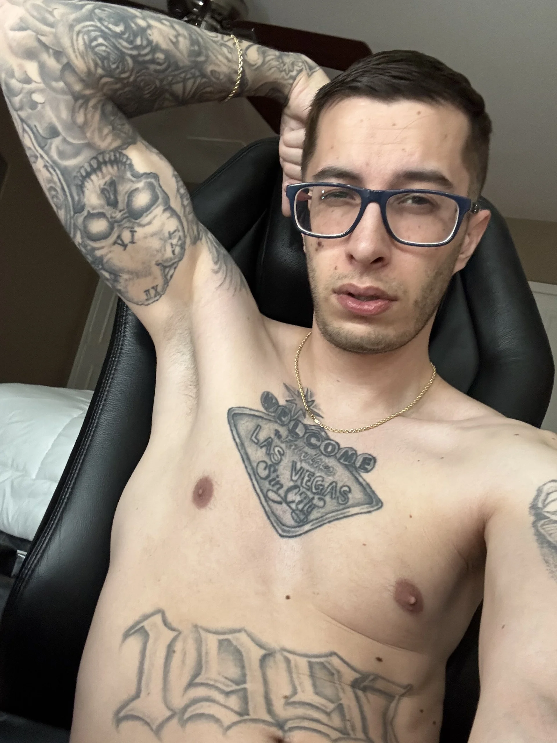 XXX Porn Photo of Nude JuicyJoshy 175