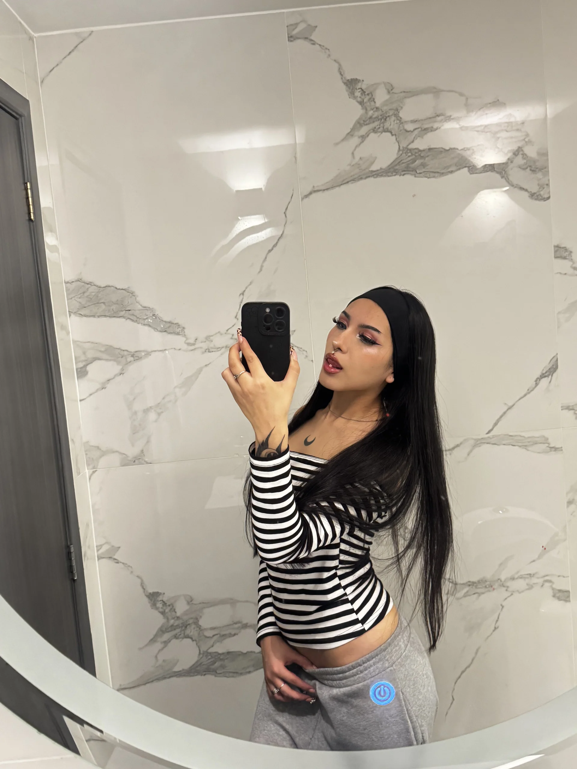 XXX Porn Photo of Nude cuteezoe 45