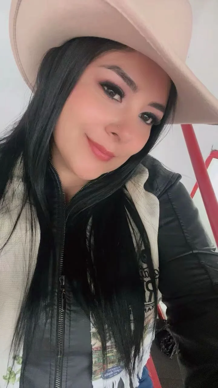 XXX Porn Photo of Nude brunaroyale 2