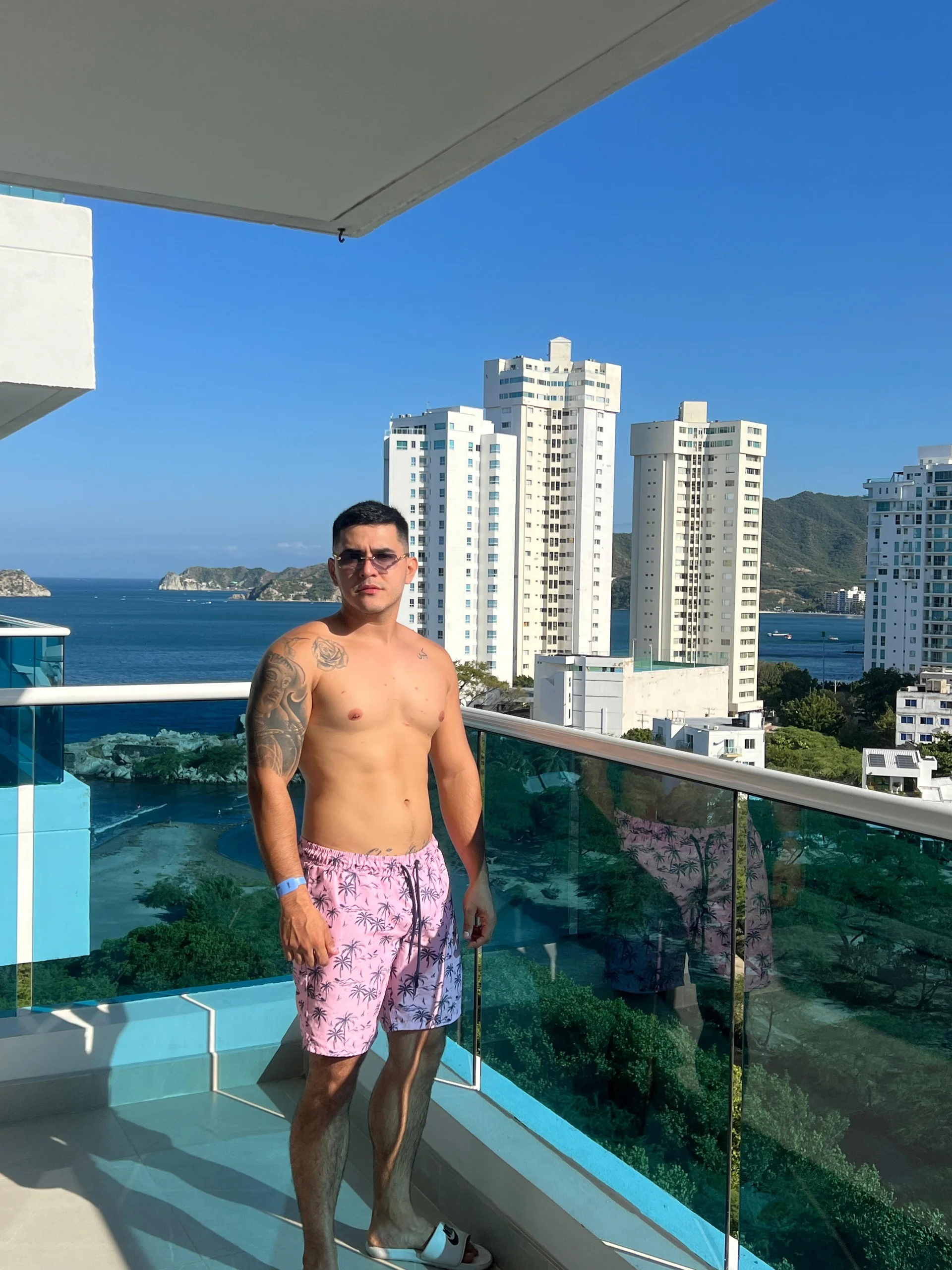 XXX Porn Photo of Nude big-tyler 3