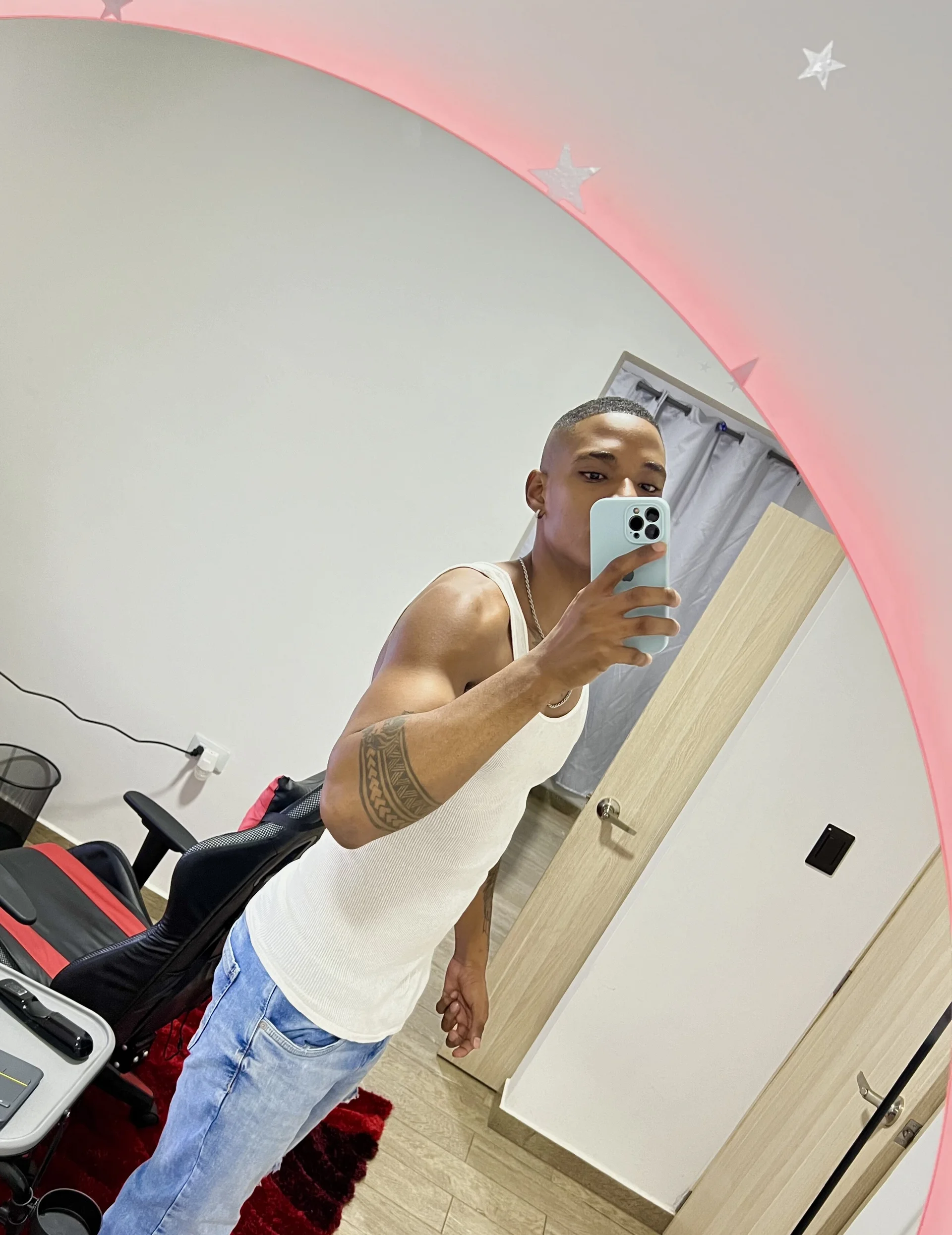 XXX Porn Photo of Nude TROYWESLY- 2