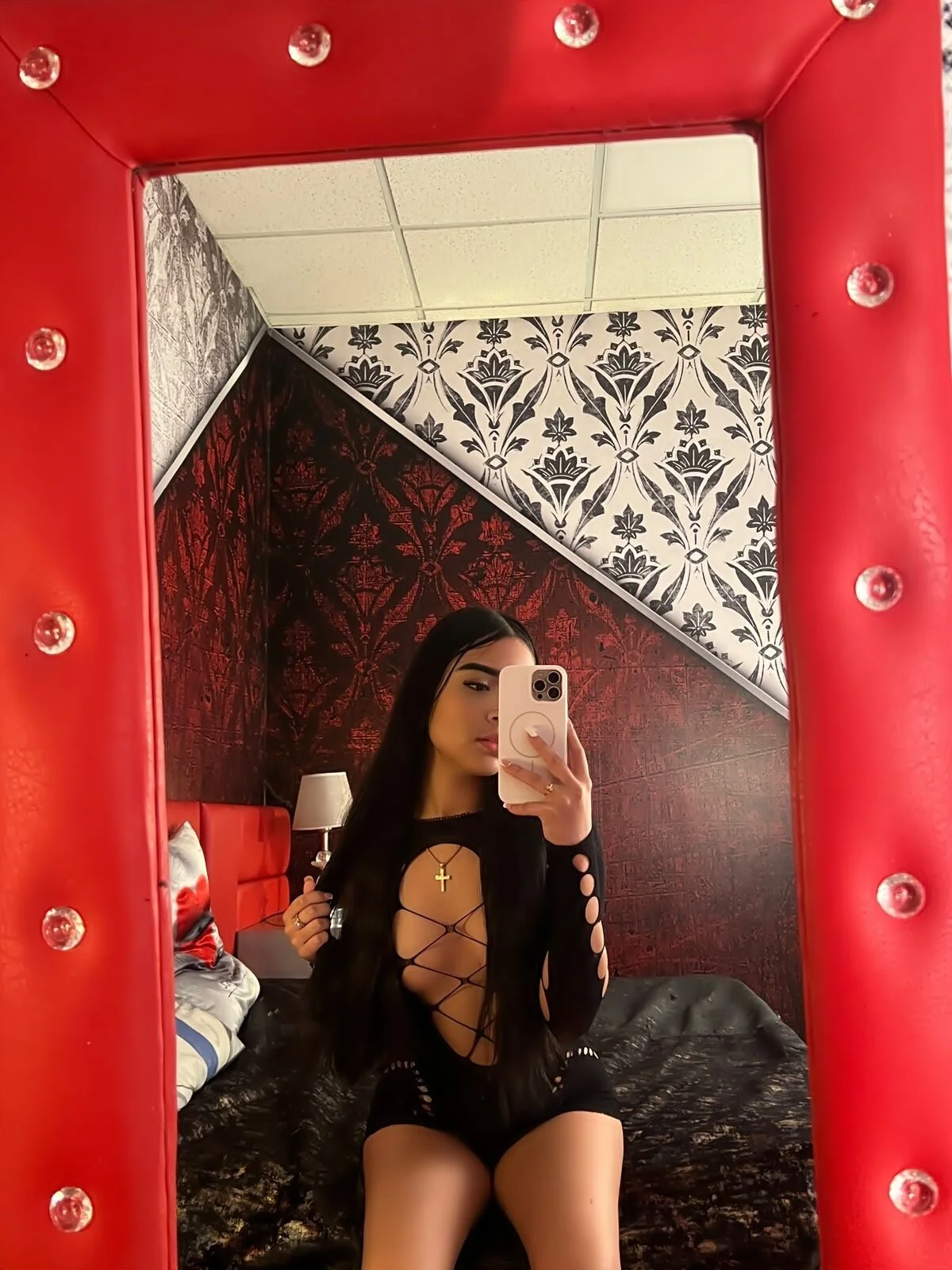 XXX Porn Photo of Nude Iam_charlotte69 4