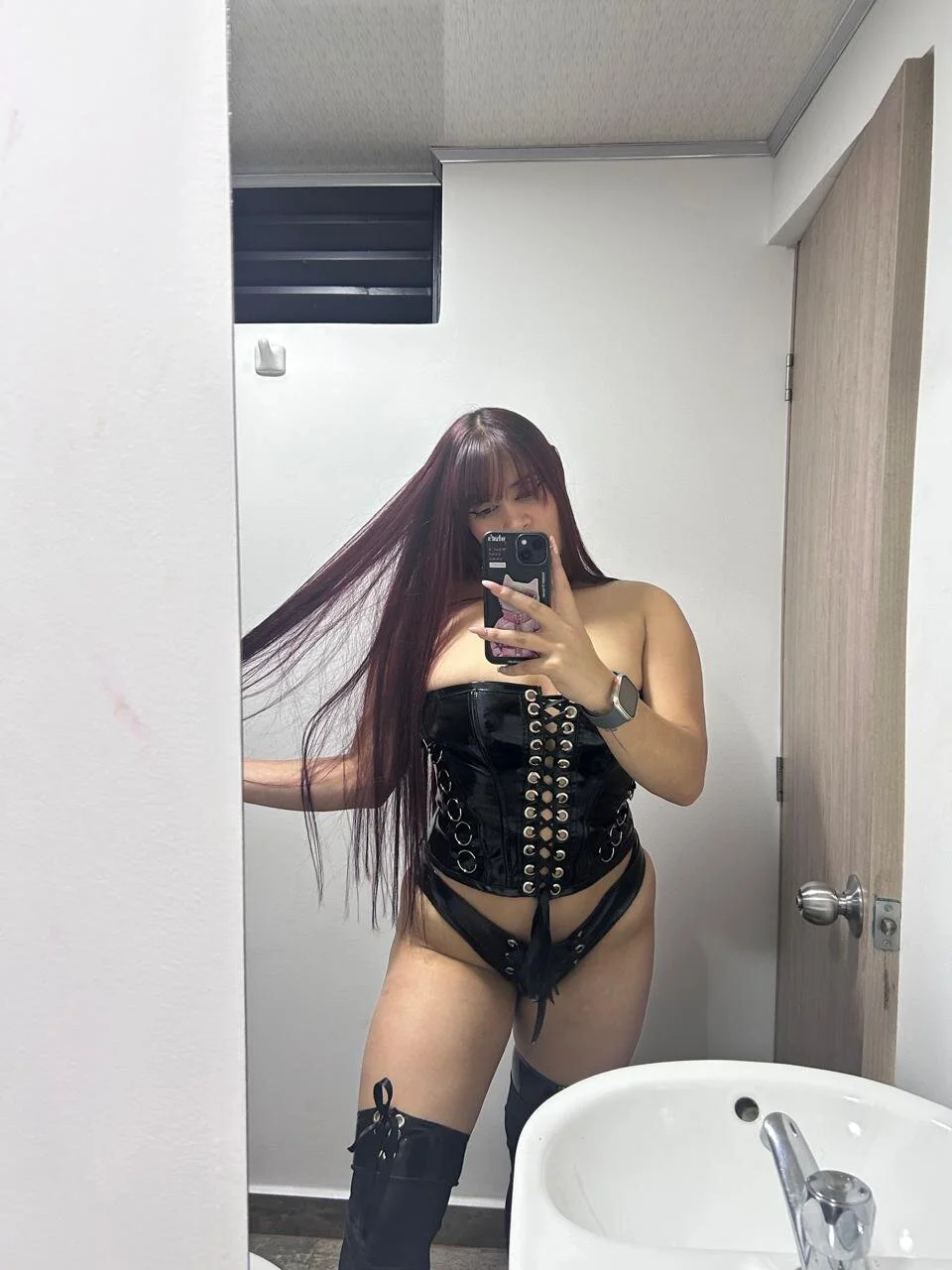 XXX Porn Photo of Nude Izobeth 8