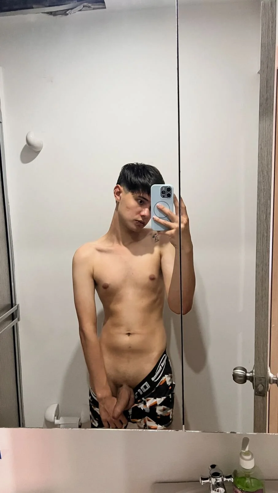 XXX Porn Photo of Nude Derek_Sinn 2