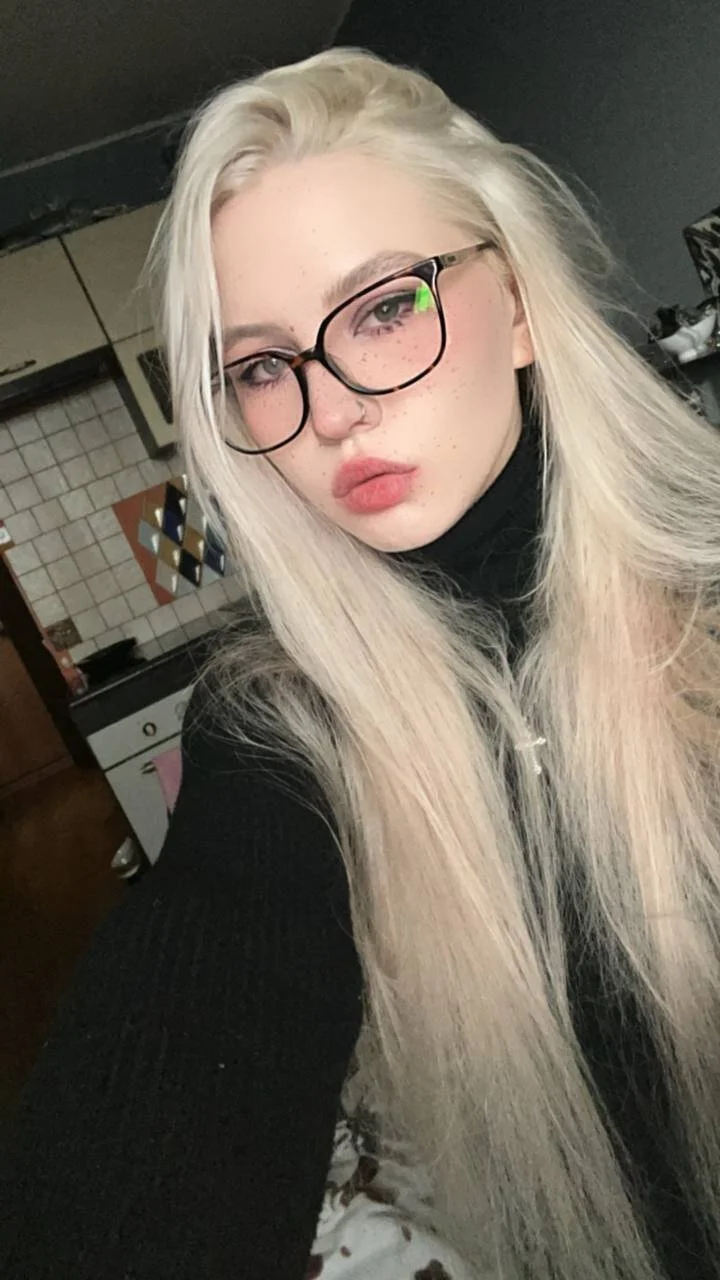 XXX Porn Photo of Nude SimonaKaroly 4