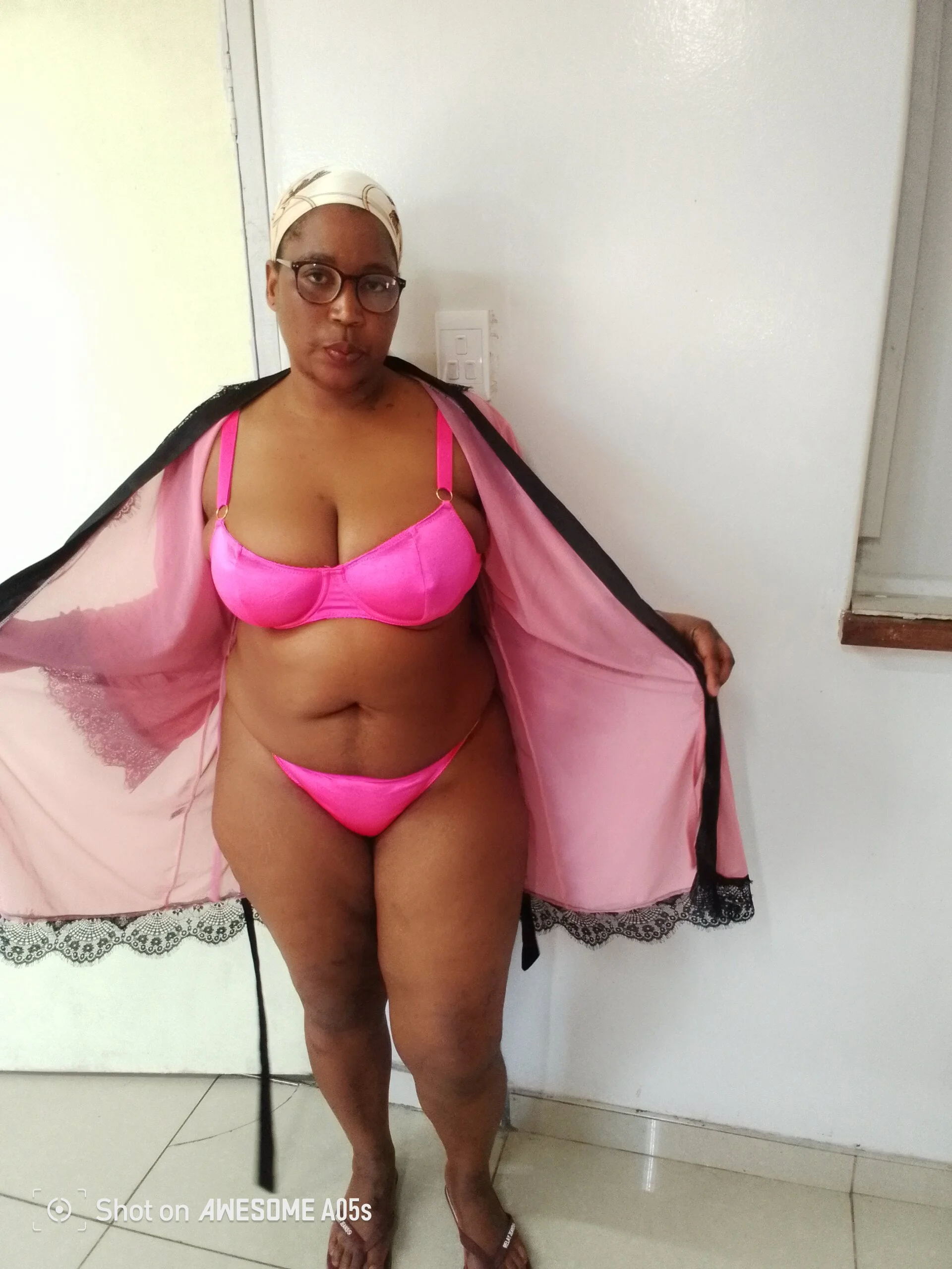 XXX Porn Photo of Nude CurveyChocClitX5 5