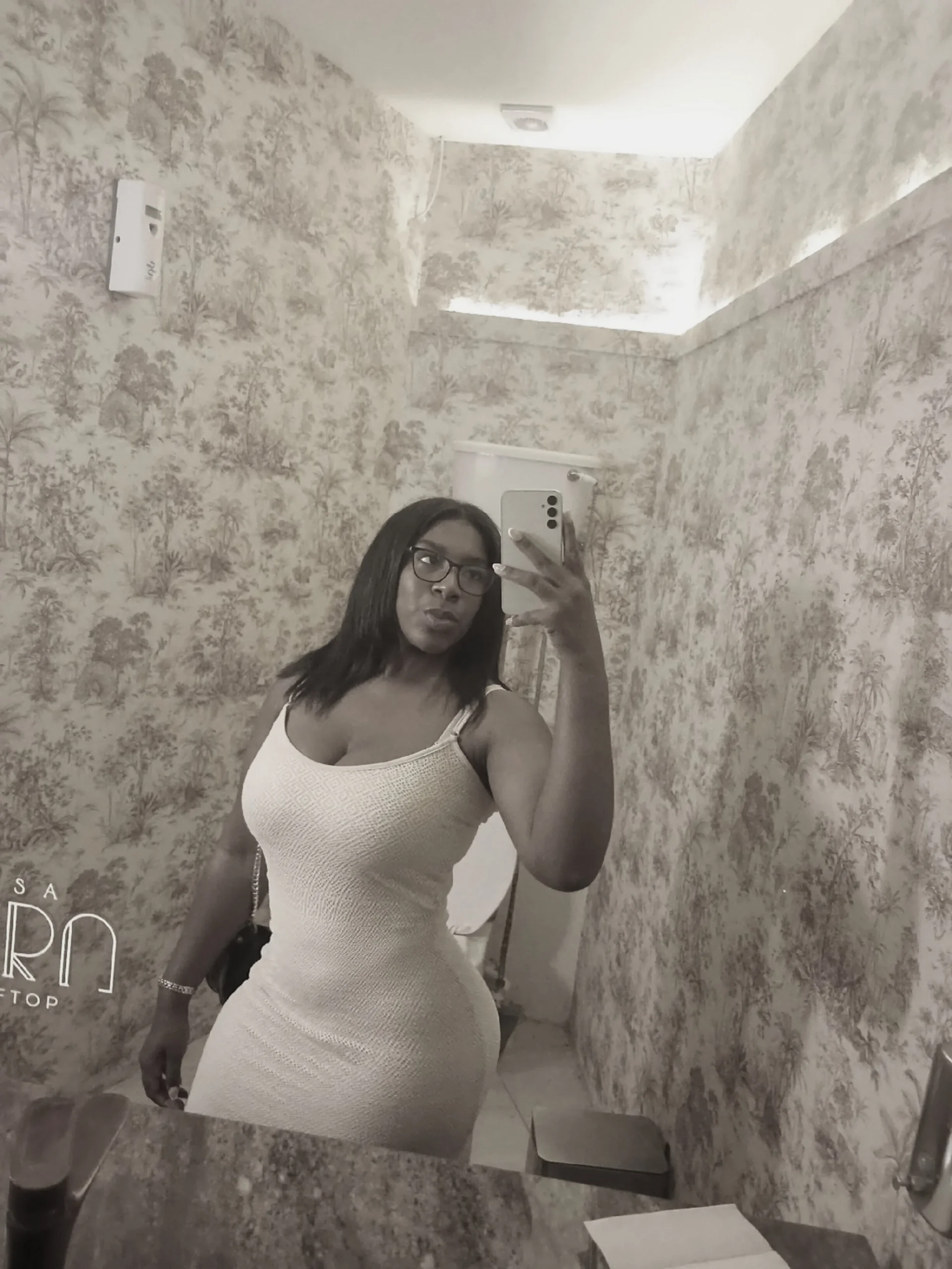 XXX Porn Photo of Nude KloheCurvy 25