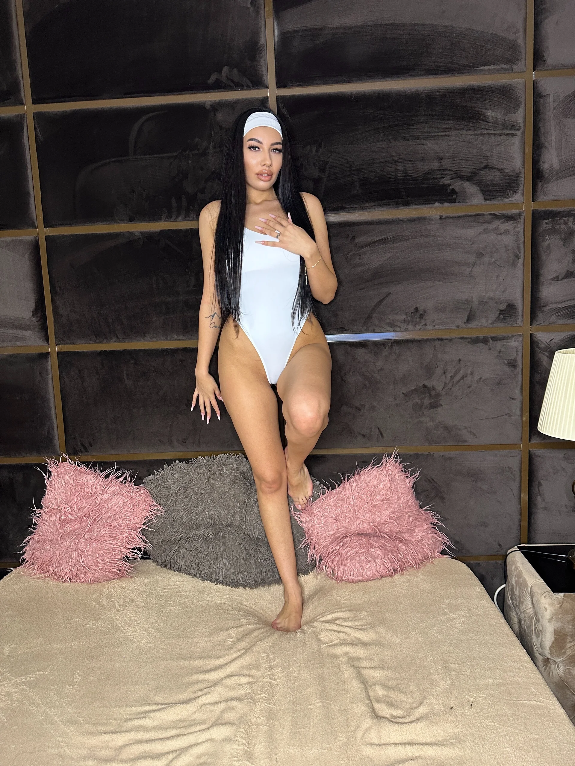 XXX Porn Photo of Nude AvaKinsley 9
