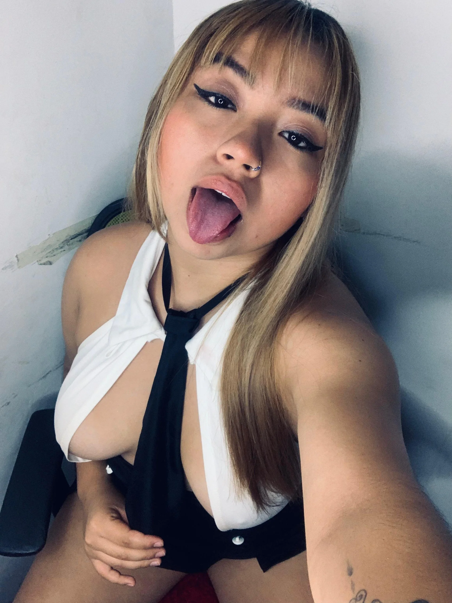 XXX Porn Photo of Nude Emily__Hott 33
