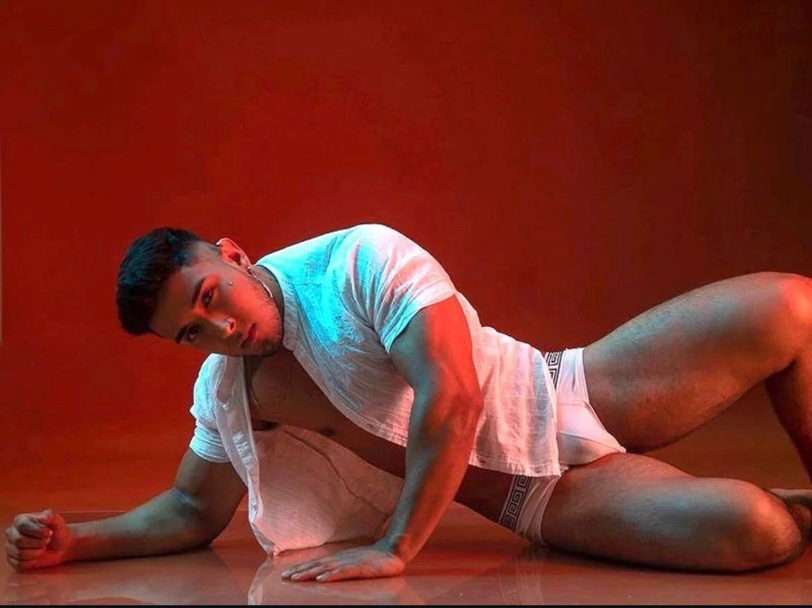 XXX Porn Photo of Nude alangreek1 5