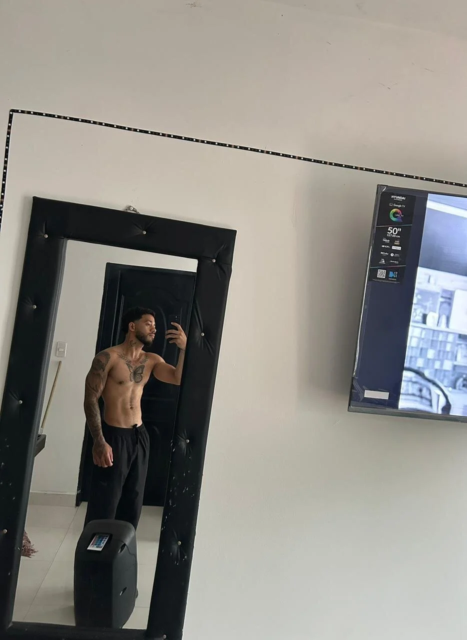 XXX Porn Photo of Nude Kenny_romano 2