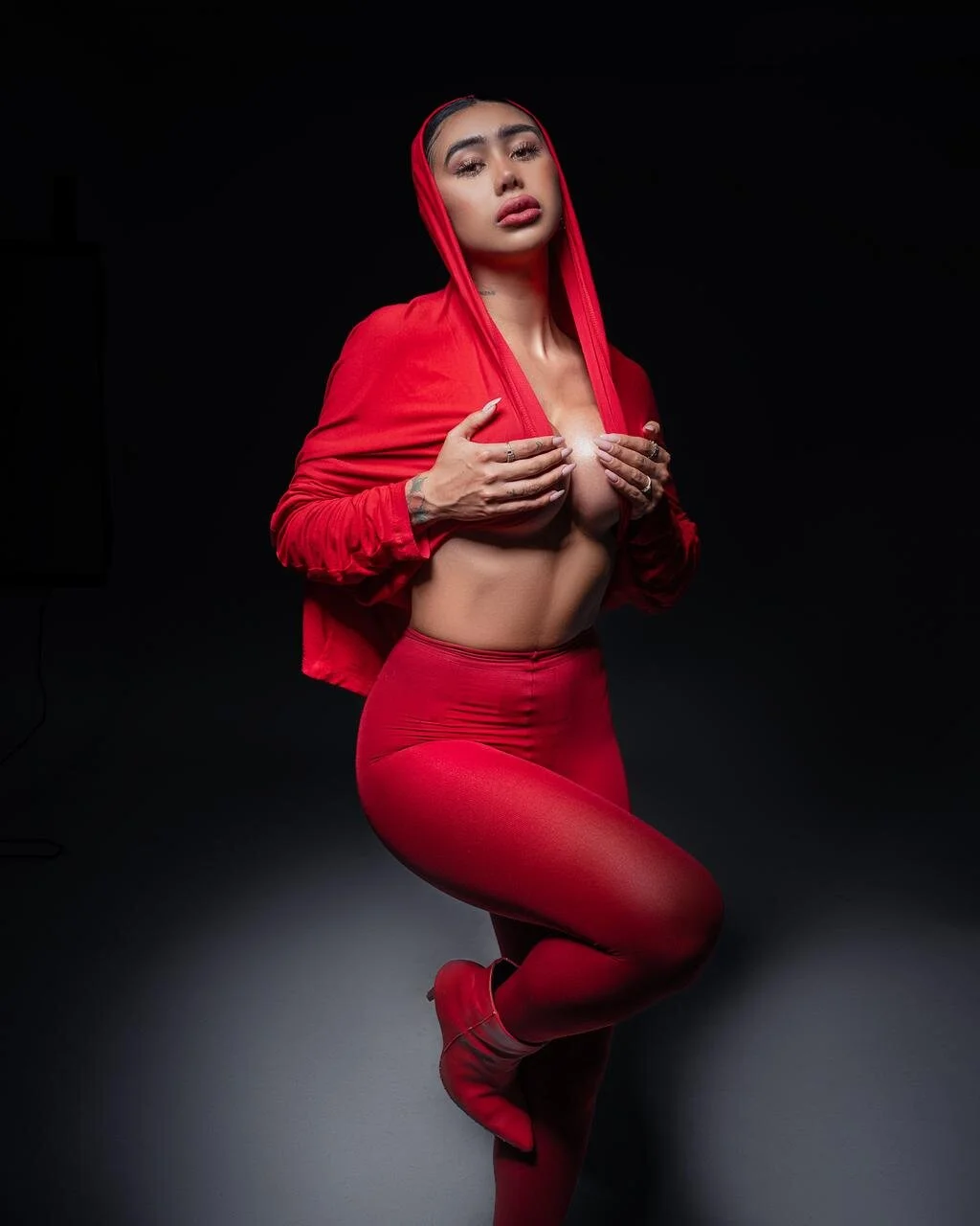 XXX Porn Photo of Nude liah_v 17