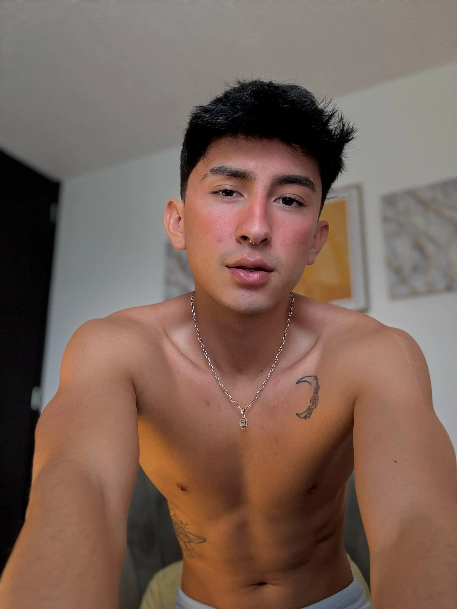 XXX Porn Photo of Nude sweettaaron01 2