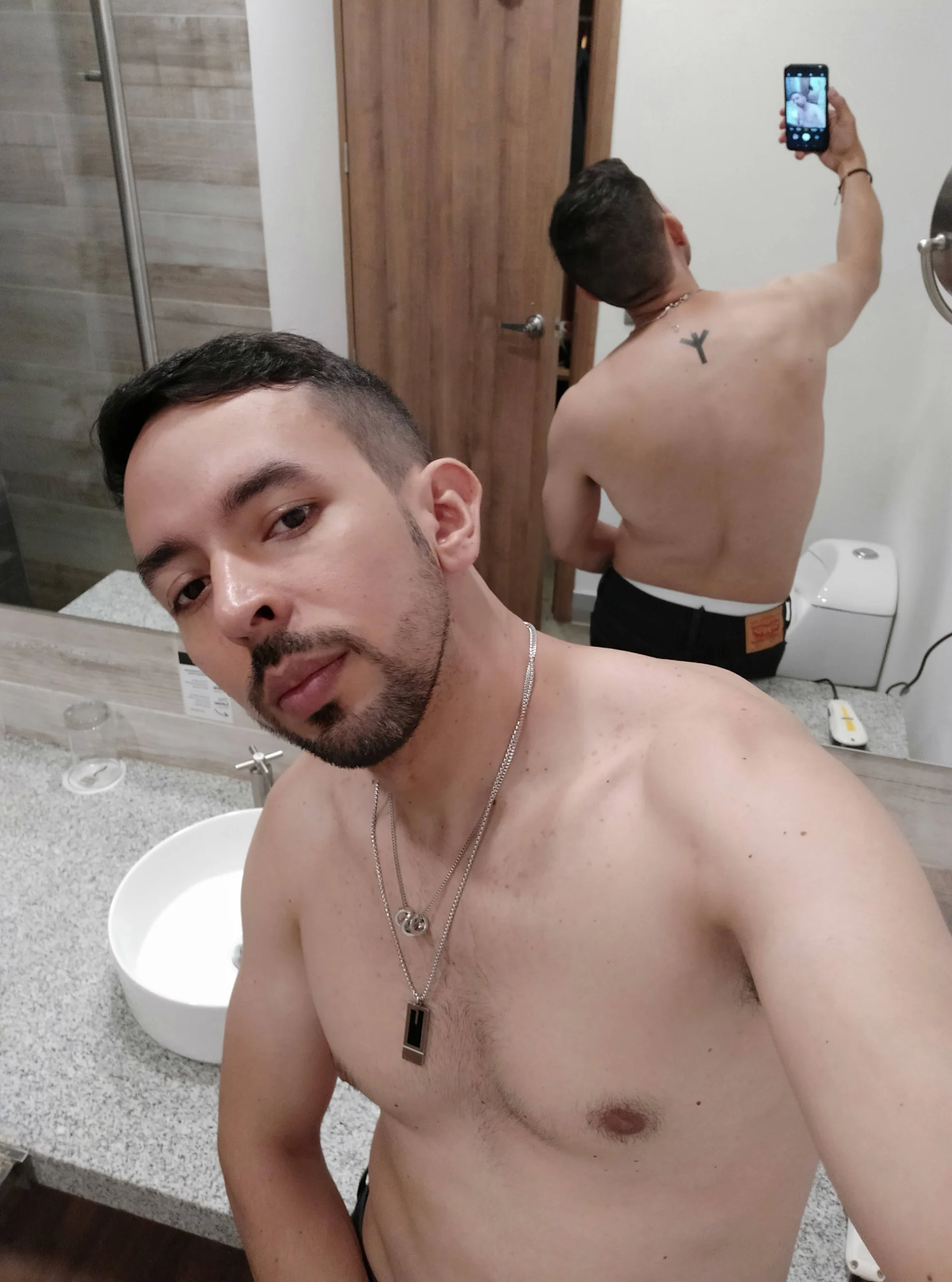 XXX Porn Photo of Nude tommy_raym0ndg 4