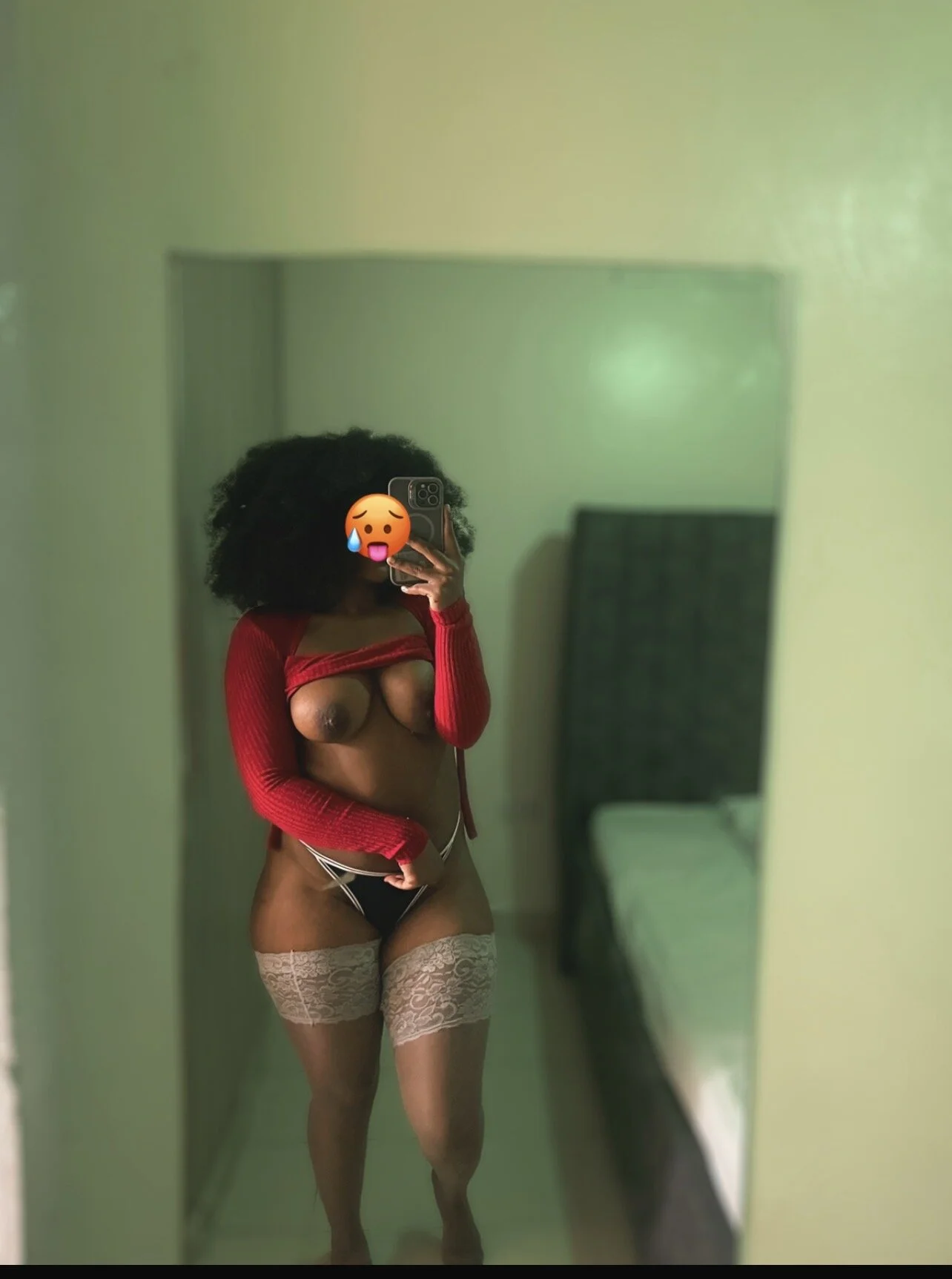 XXX Porn Photo of Nude Treasure_digs 1