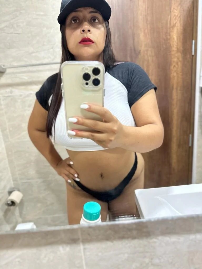 XXX Porn Photo of Nude Angie_e 5