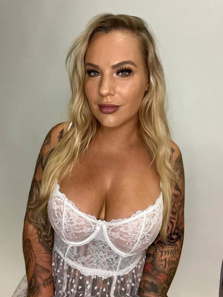 XXX Porn Photo of Nude Kira_Knight20 4