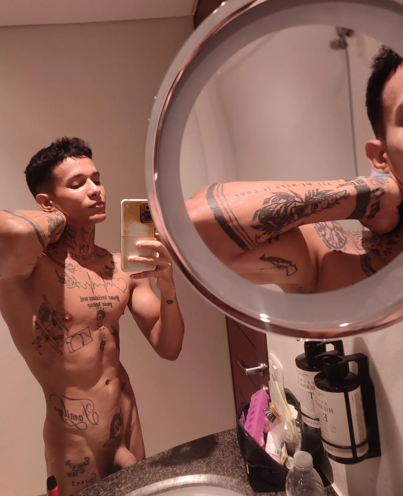 XXX Porn Photo of Nude strong_dick7in 4